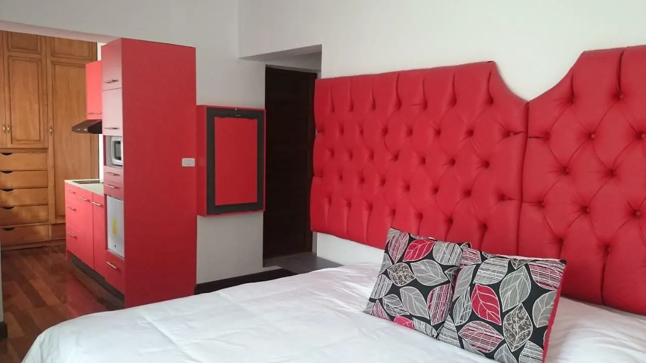 Suites+Arte Quito 0*,  Ecuador